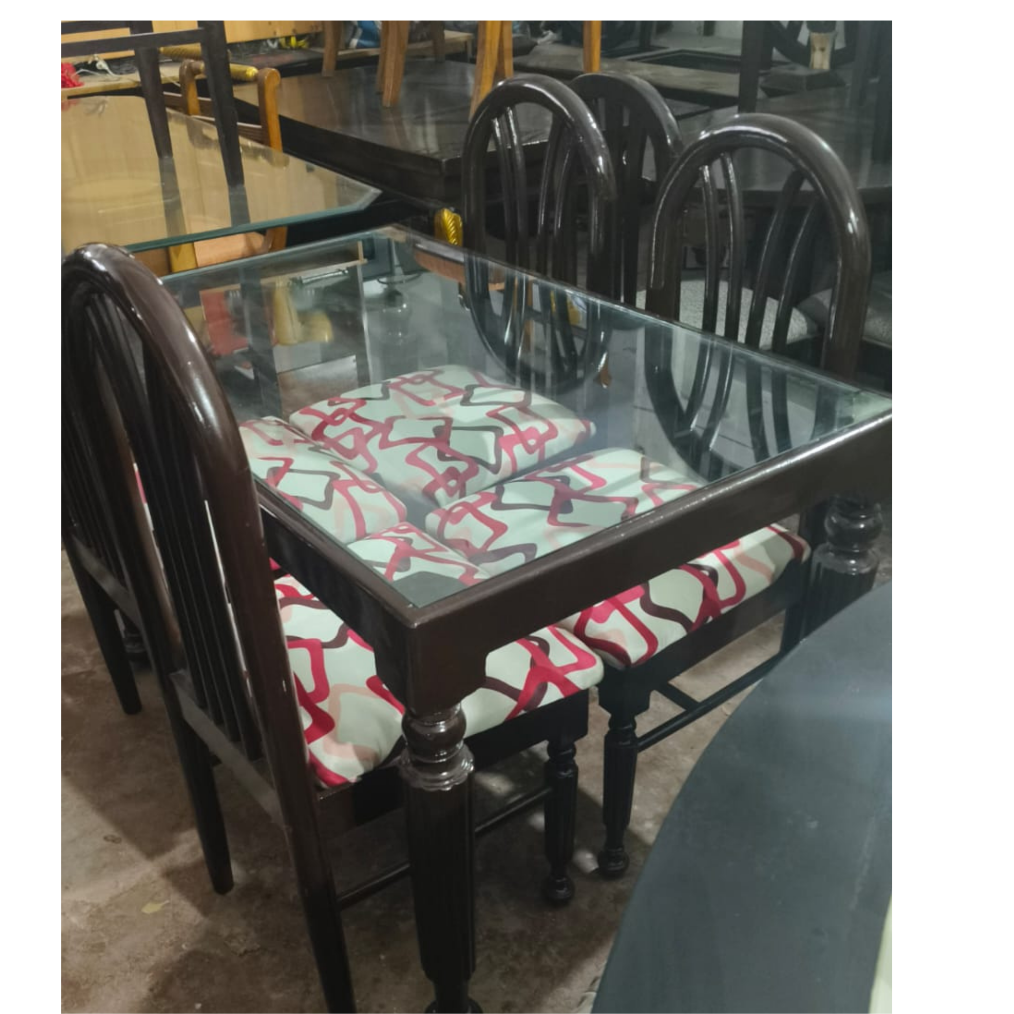 4 seater dining table with glass top ( Glass is scratch less) - Image 2