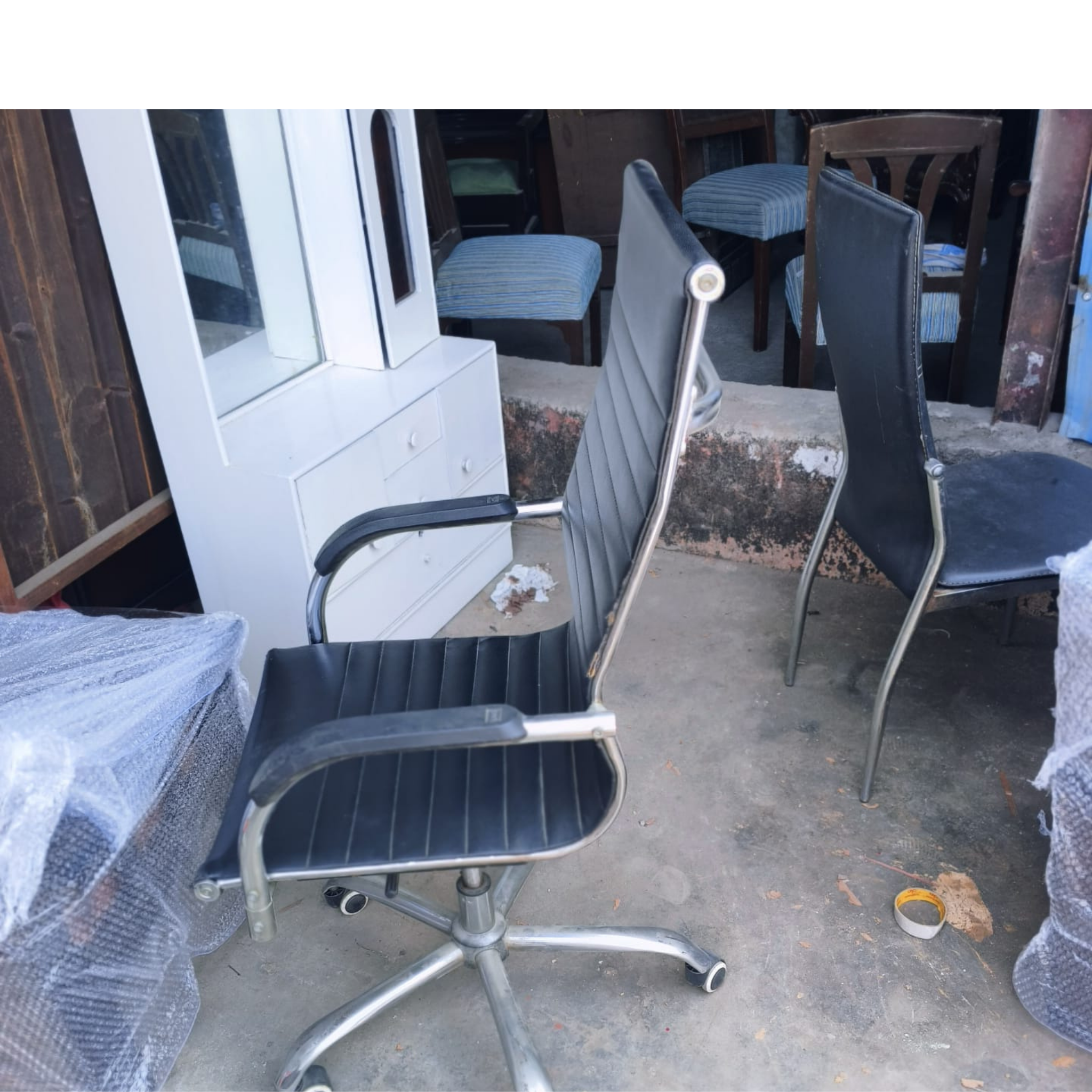 Metal base office chair for sale - Image 3