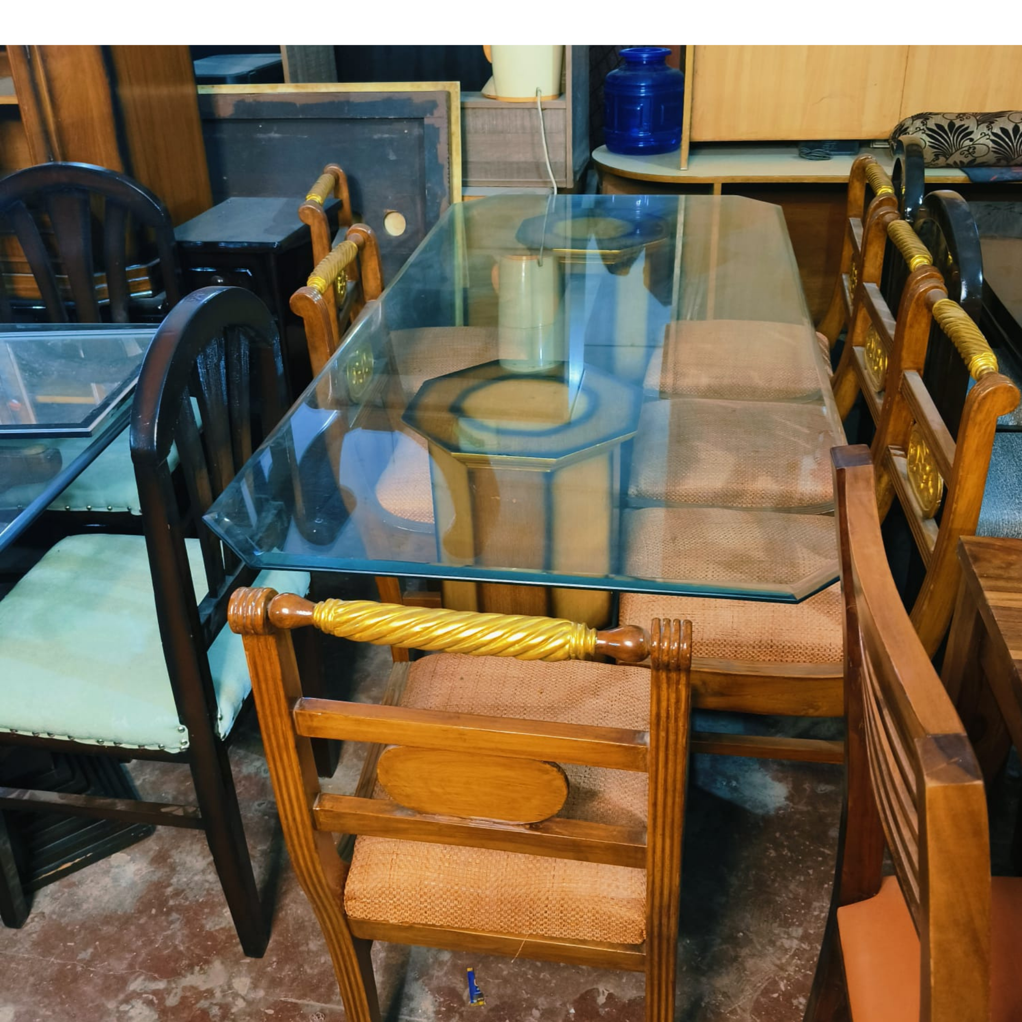 Pure teak wood dining table - Image 4