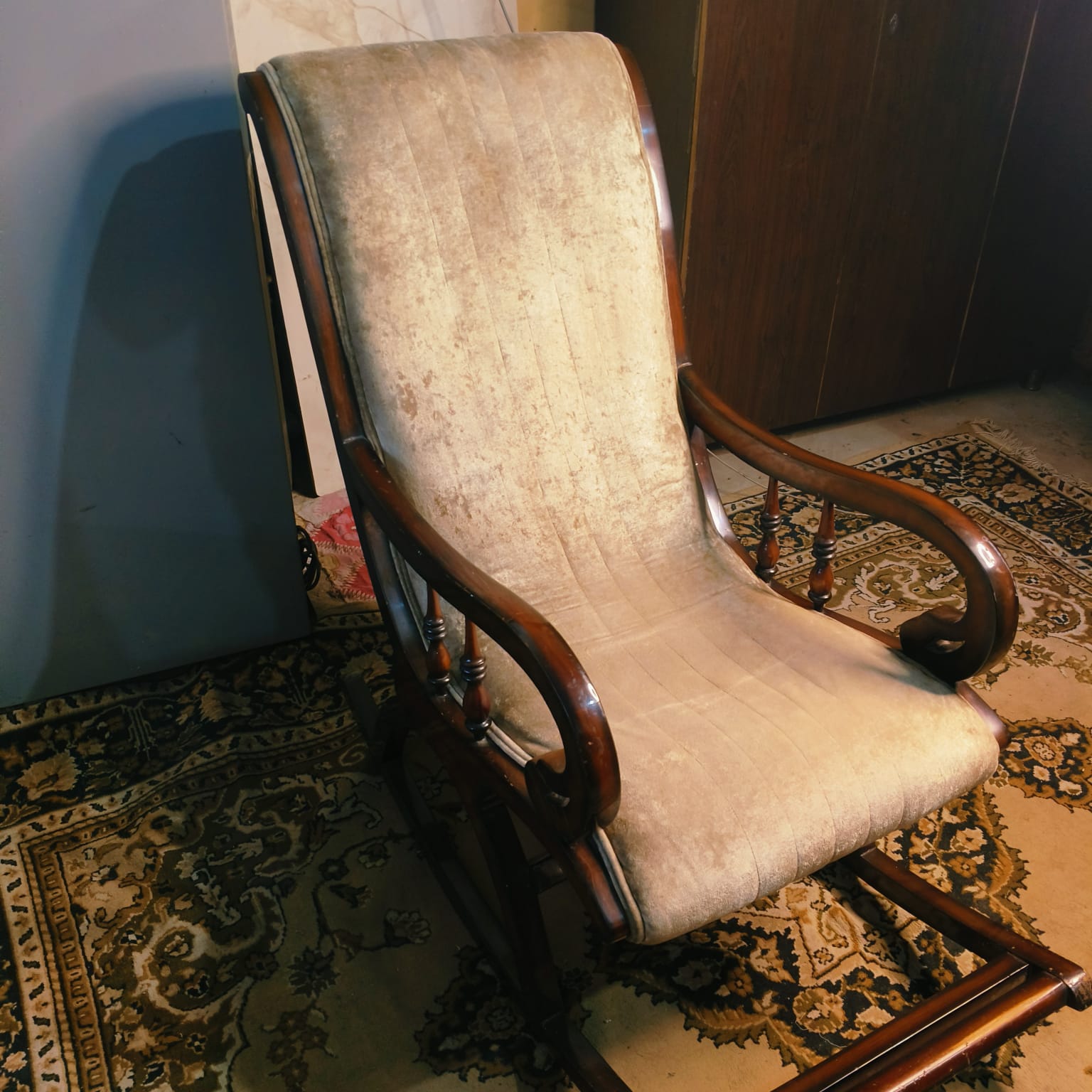 Rocking Chair - Image 4
