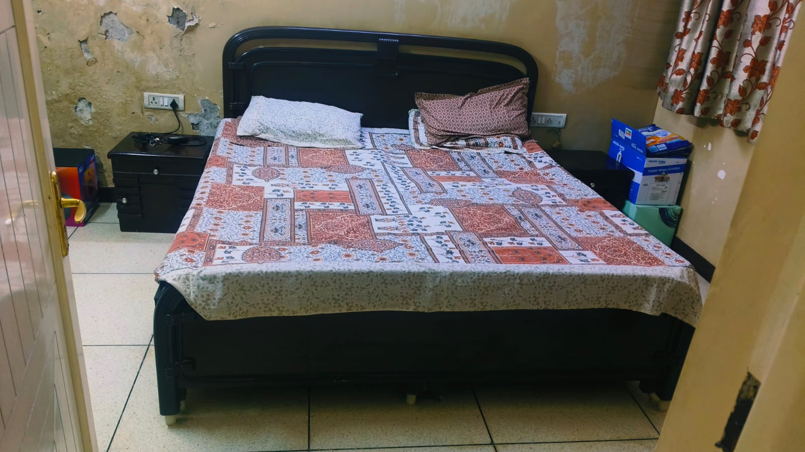 King size double bed - Image 2