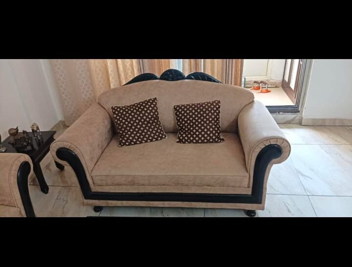 Teak wood carved sofa set - Image 3