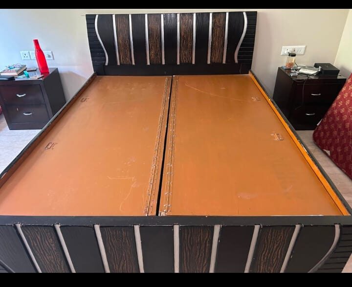 Queen size double bed - Image 4