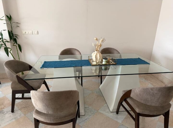 Premium and luxury dining table - Image 4