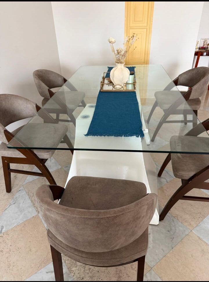 Premium and luxury dining table - Image 2