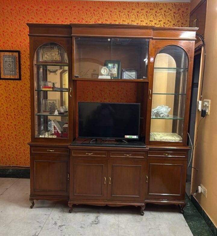 Crockery cabinet cum tv unit