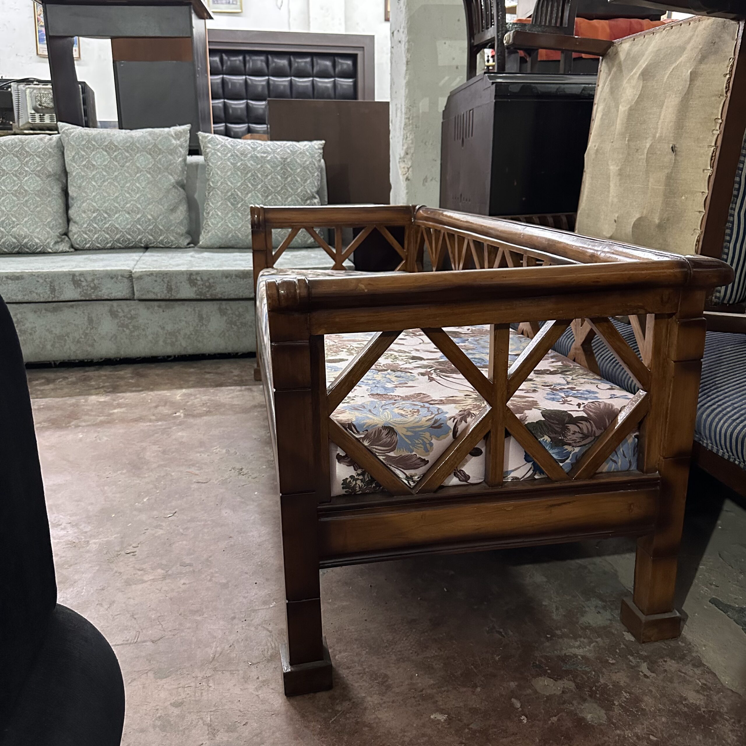 3 Seater wooden couch with floral cushion - Image 5