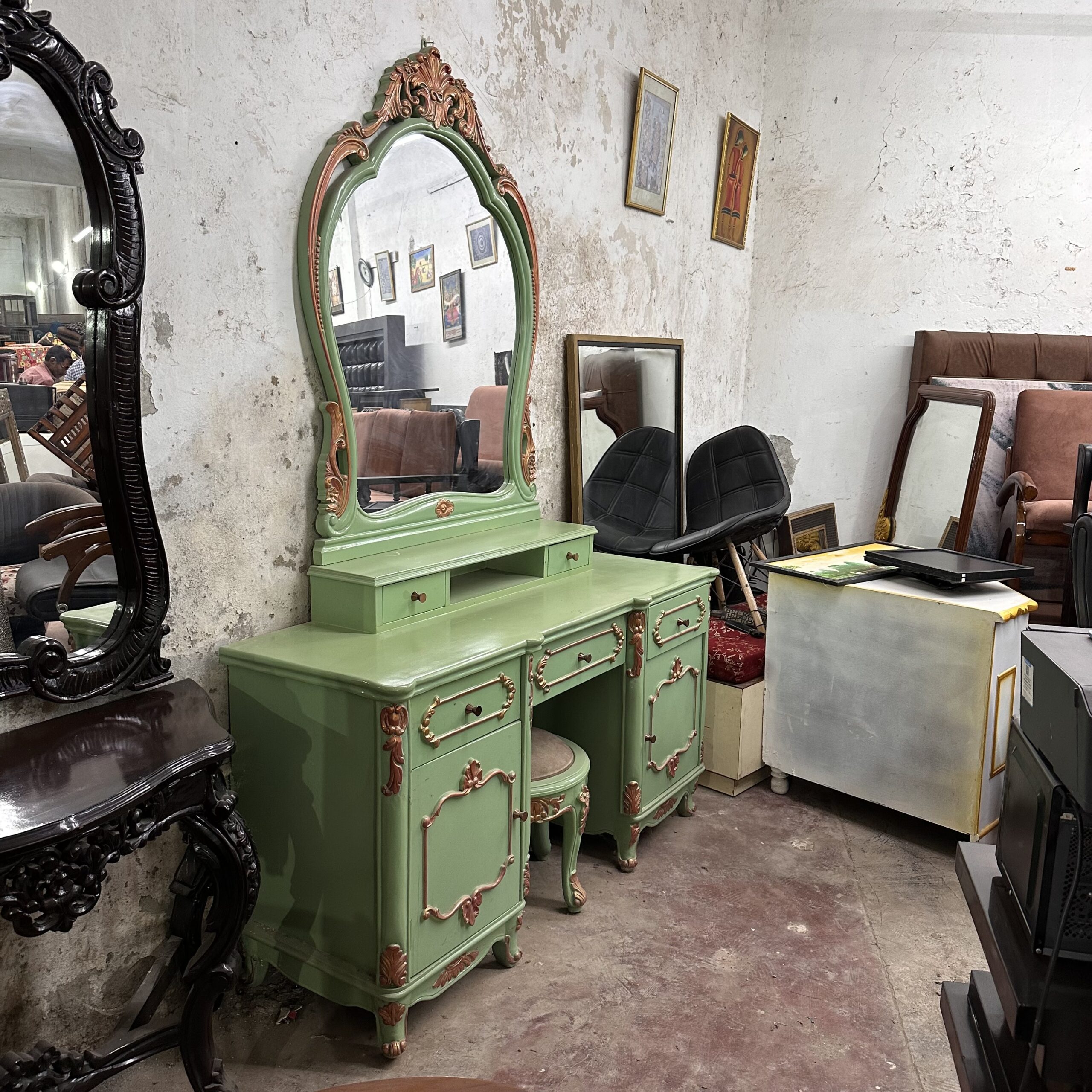 Solid wood dresser - Image 5