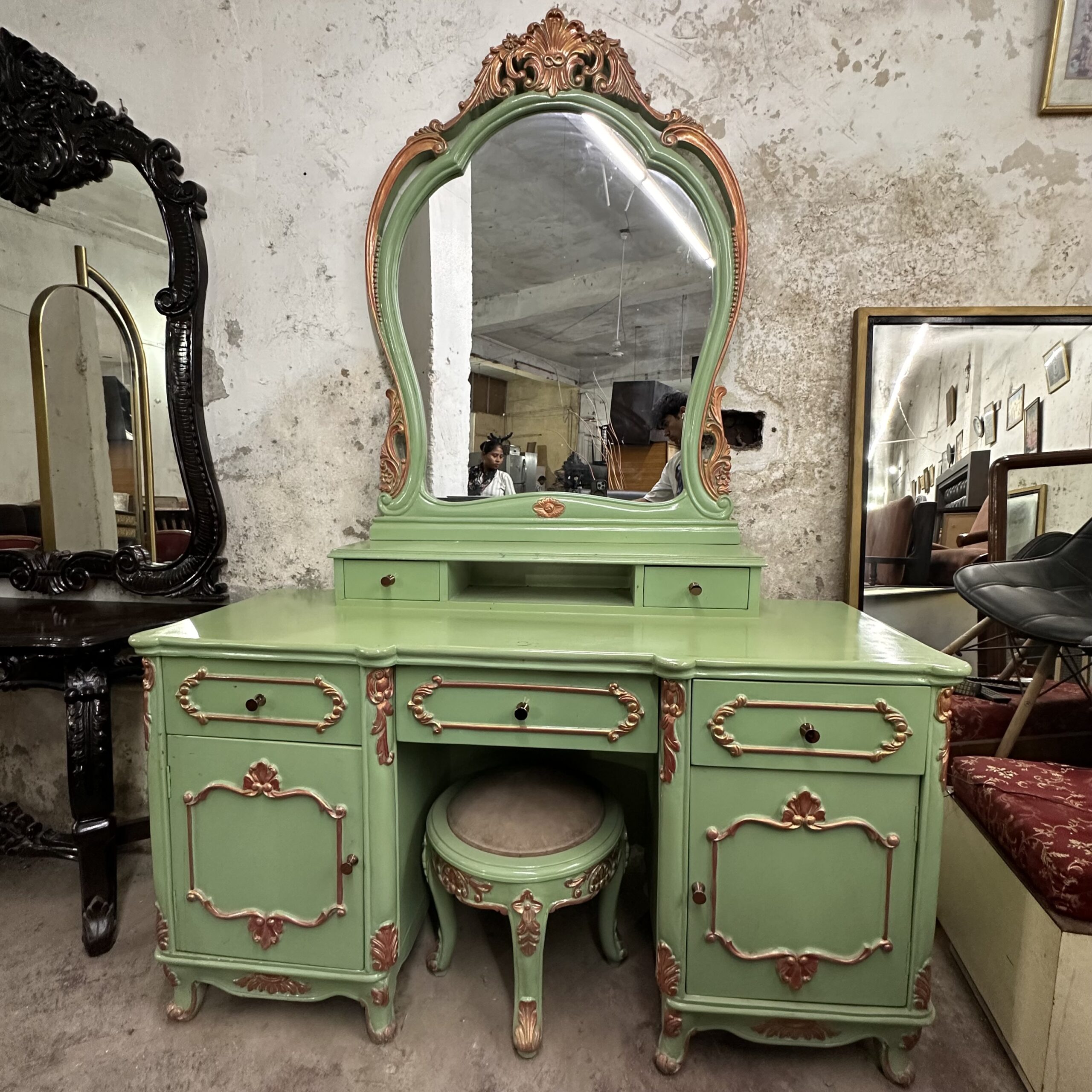 Solid wood dresser - Image 3