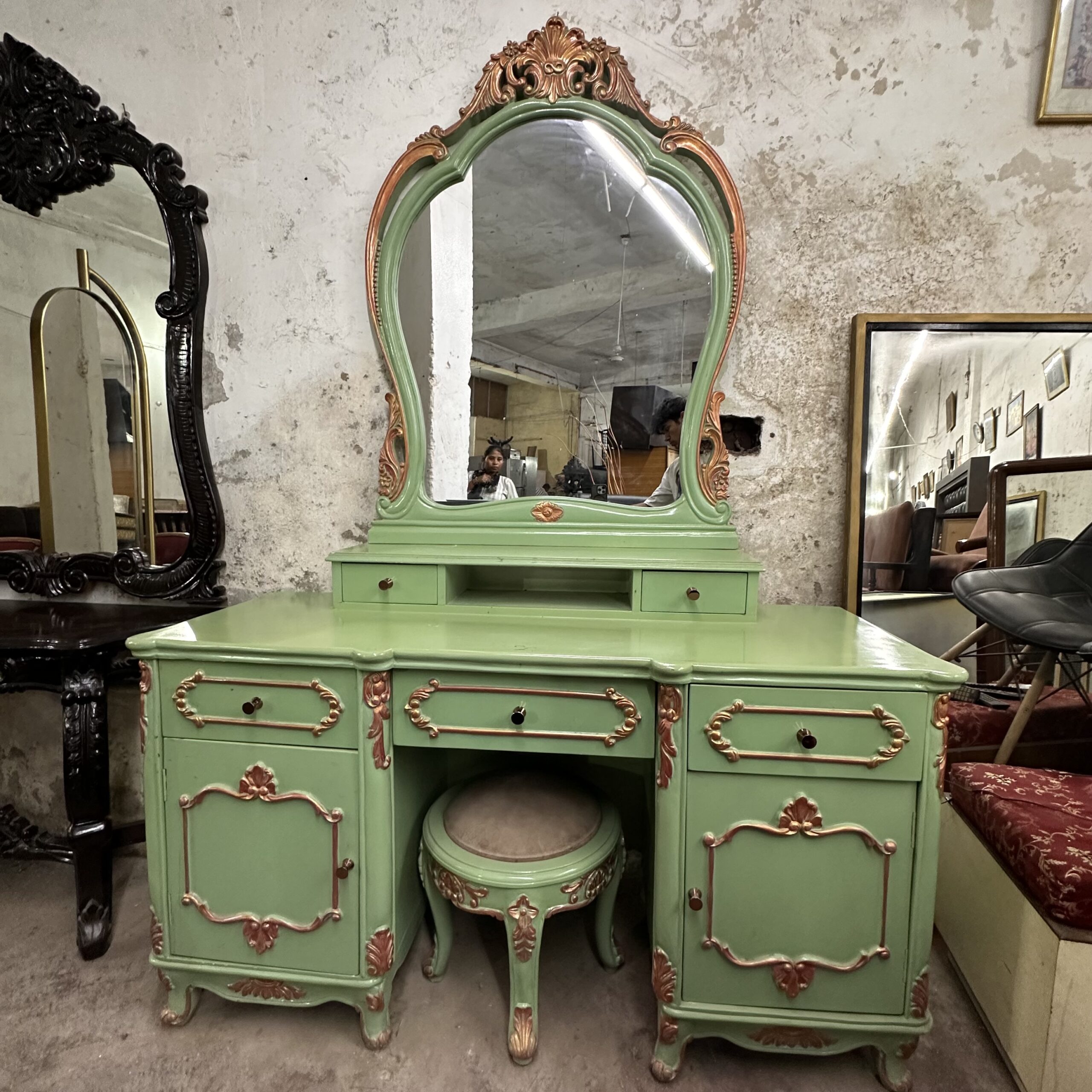 Solid wood dresser - Image 2