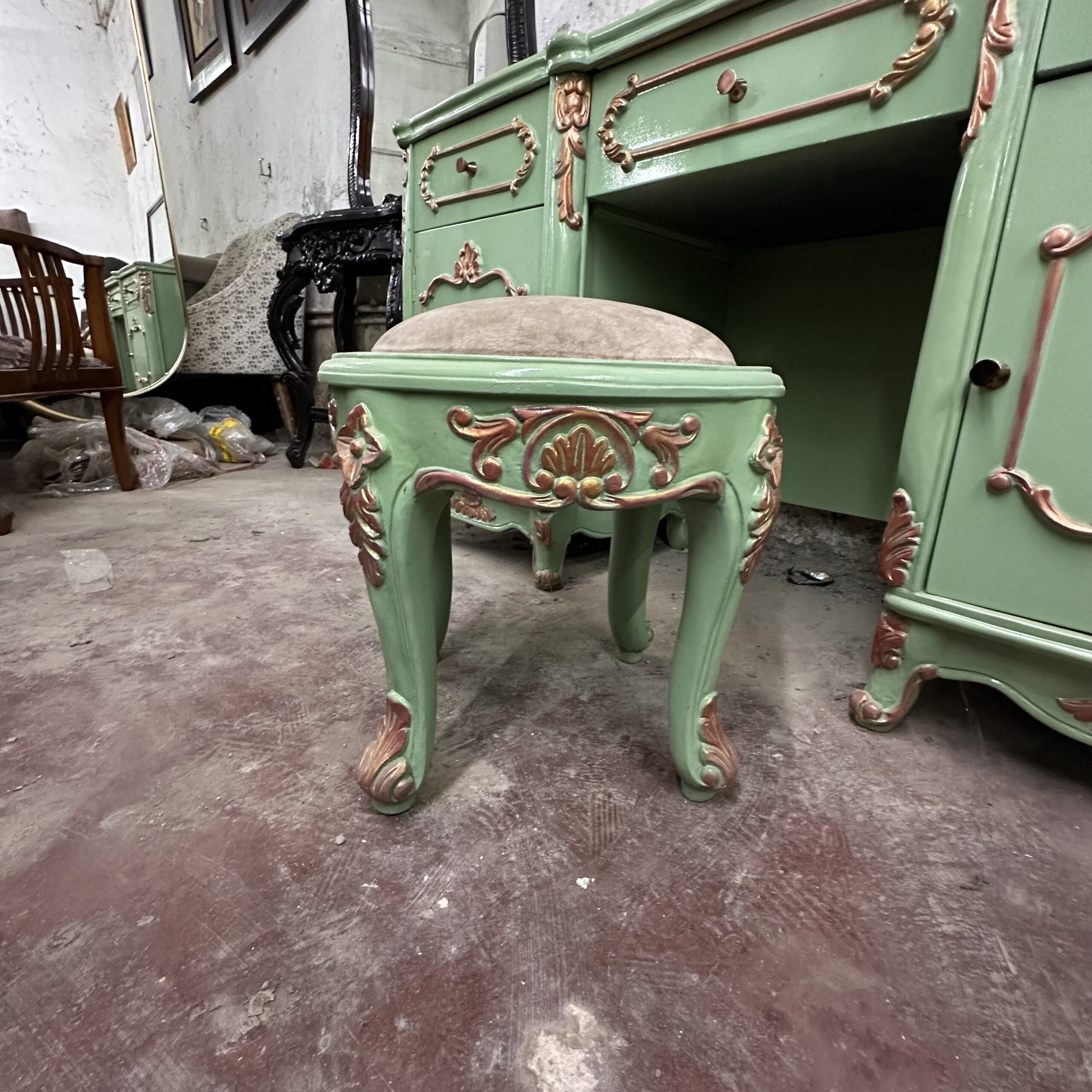 Solid wood dresser - Image 6