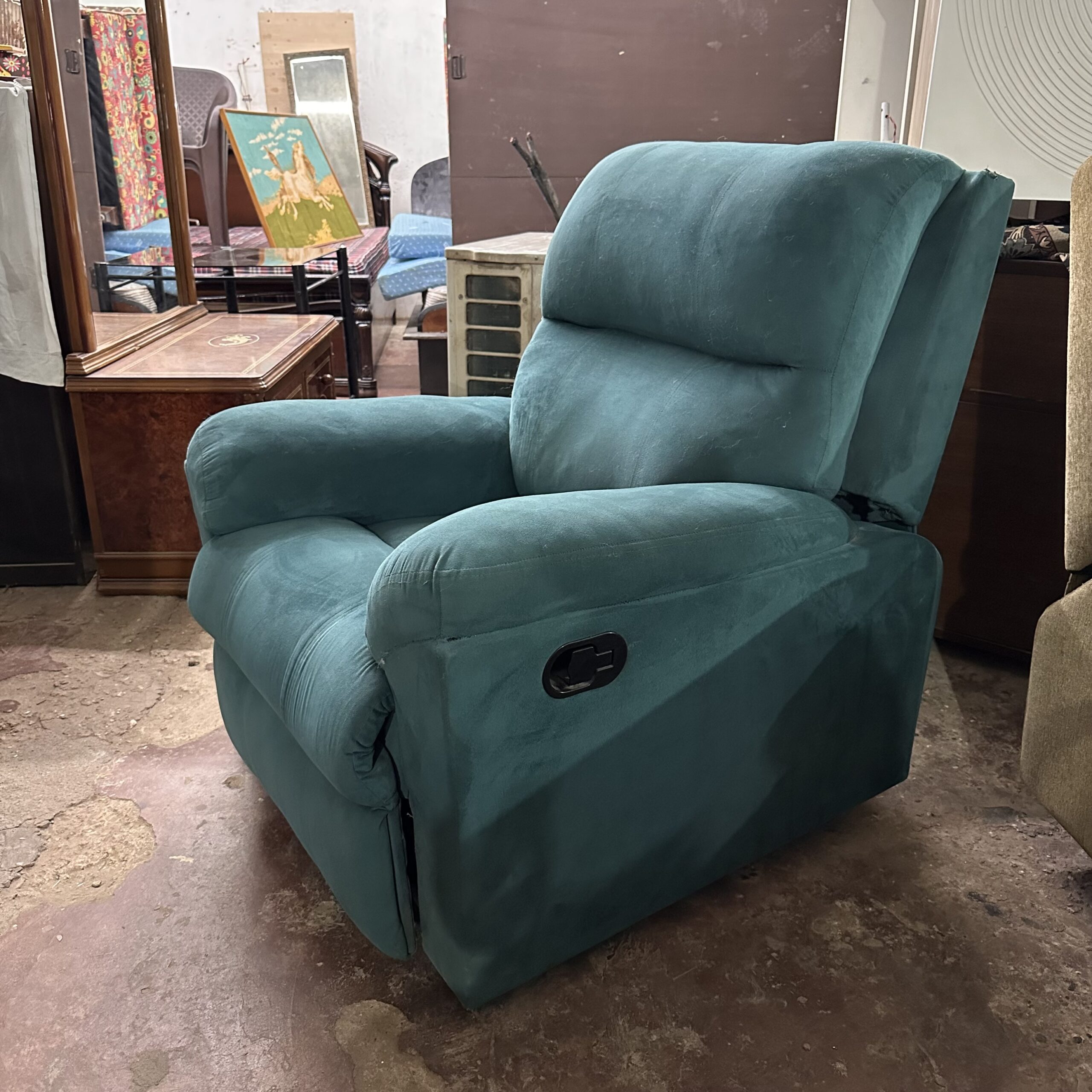 Recliner - Image 3
