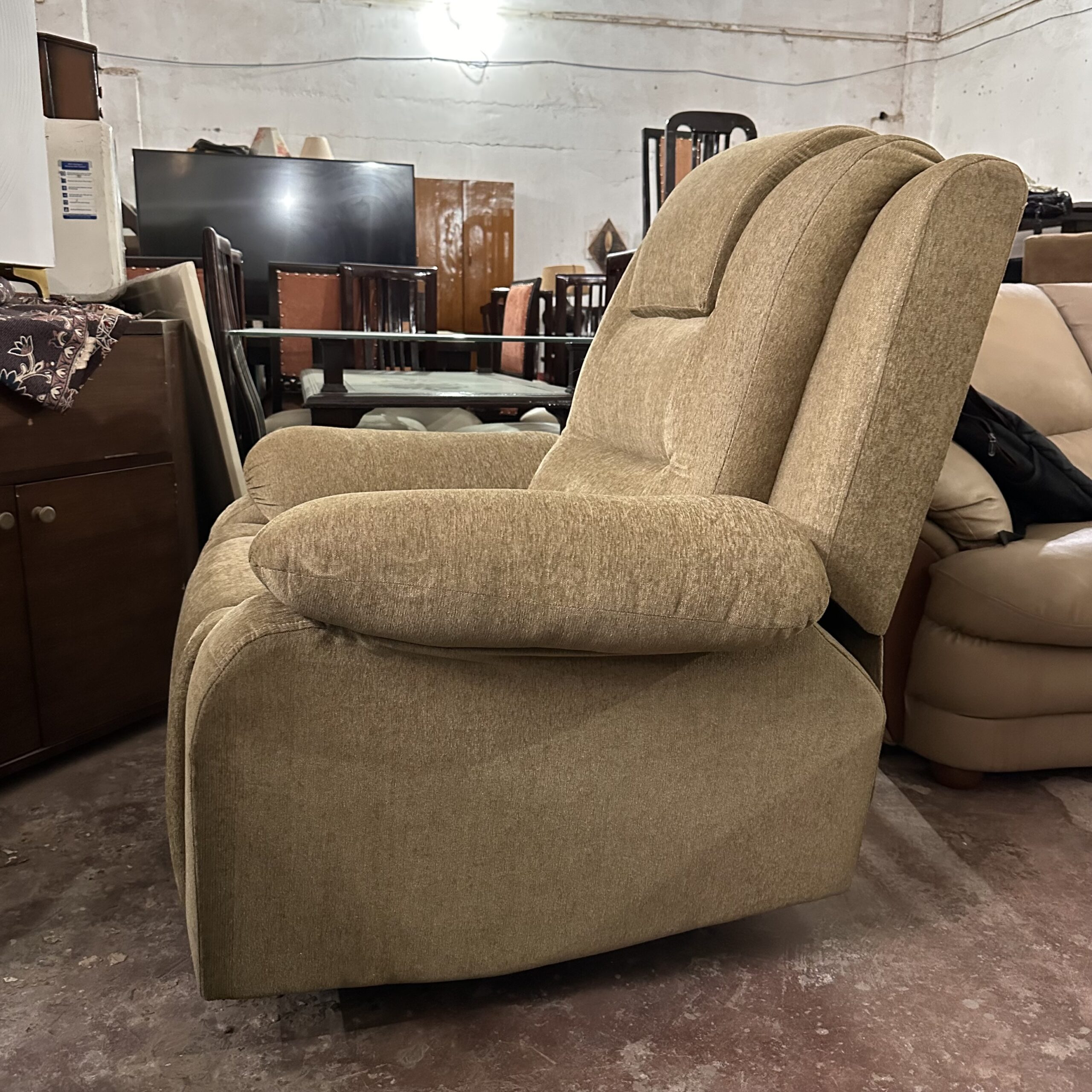Recliner - Image 3